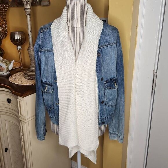 Abercrombie & Fitch denim jean jacket women's size Small - Picture 1 of 3